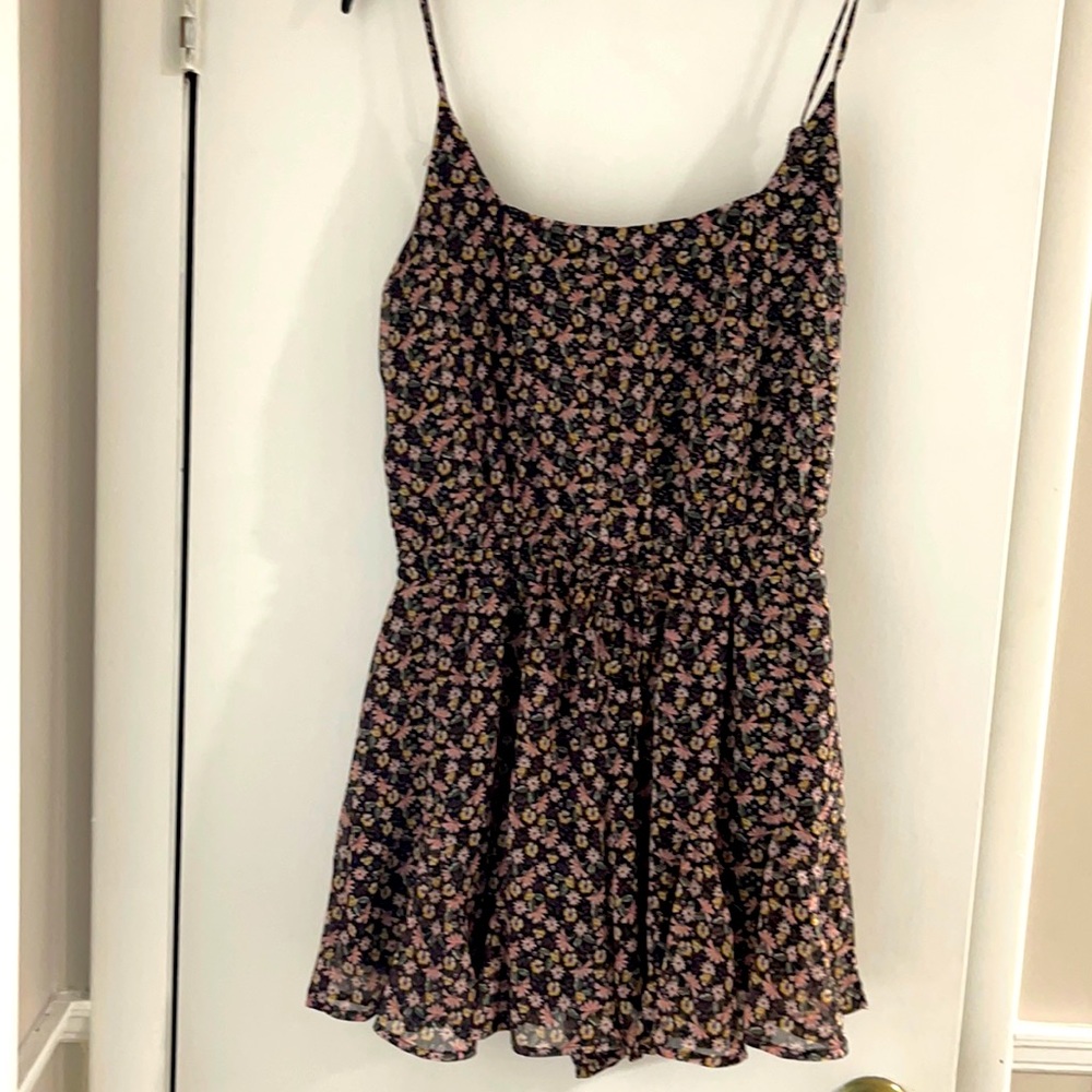 NWOT CUTE ROMPER!
